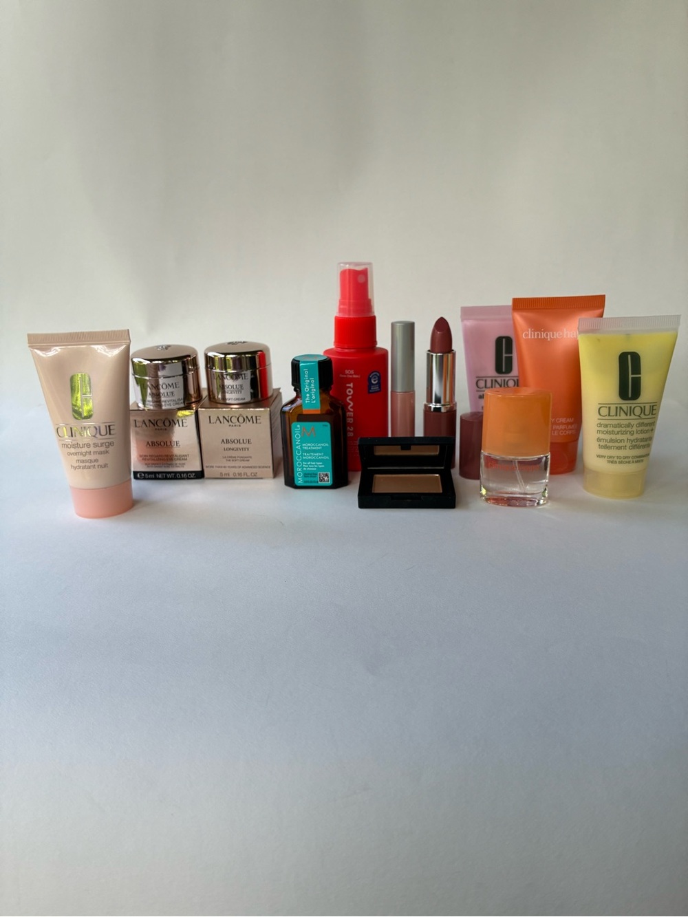 Clinique Cosmetic Pouches and Variety of Makeup Minis - Picture 2 of 3